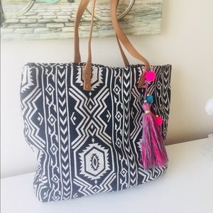 NWOT! Tribal Design Tote/Shoulder Bag